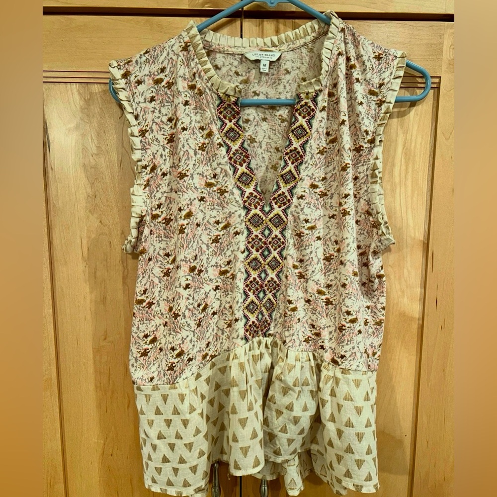 Lucky Brand Pink & Cream Sleeveless top w/ Ruffled Hem and Armholes Medium